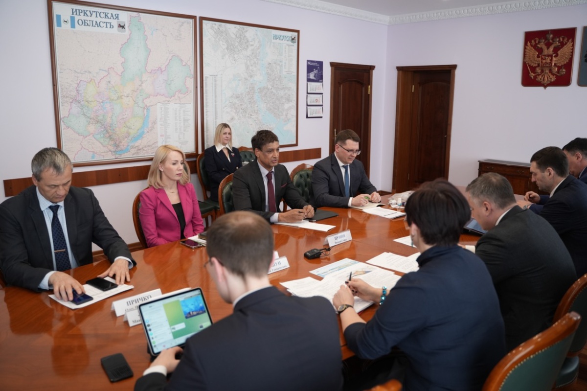 Vikram Punia, the President of the Pharmasyntez Group of Companies, and Igor Kobzev, the Governor of the Irkutsk Region, discussed the prospects of implementing large investment projects