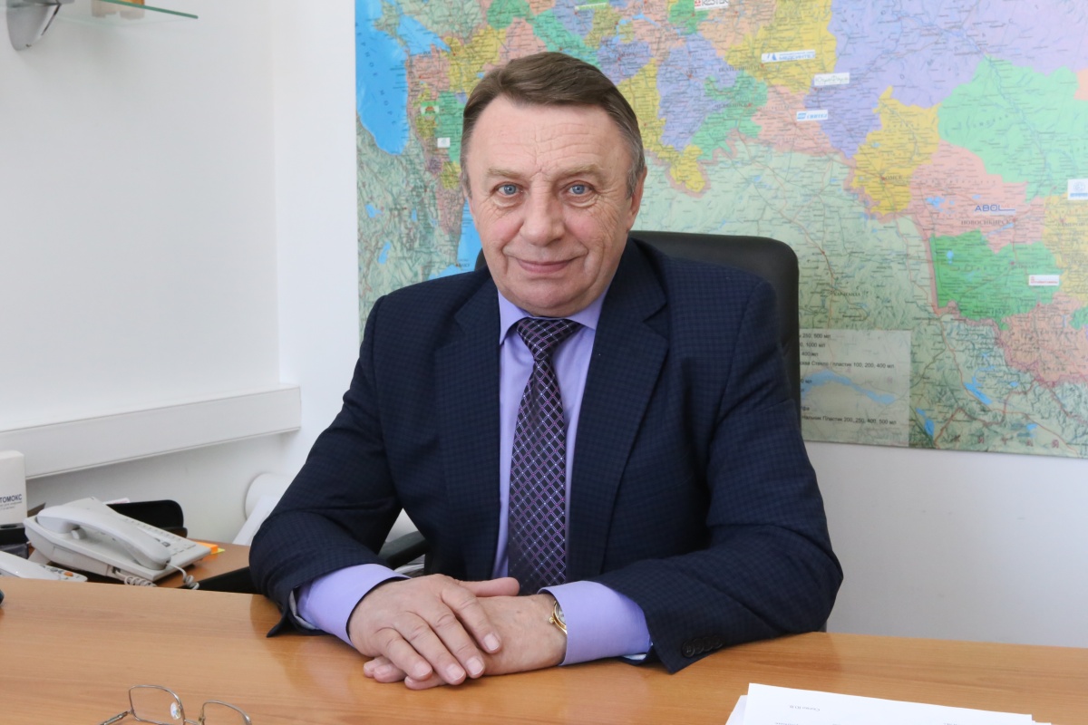 ГК Фармасинтез поздравляет с Днём рождения генерального директора ООО «ИСТ-ФАРМ»