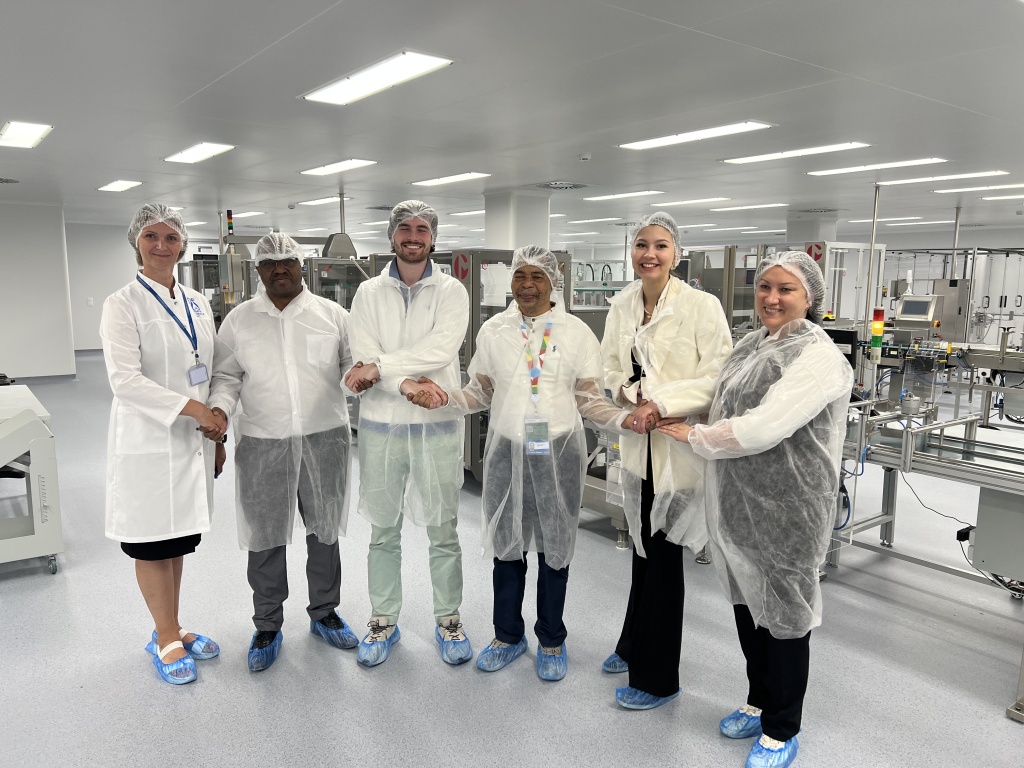 The Adviser to the President and Minister of three Ministries (Science, Technology, and Education) of the Republic of Mozambique paid a working visit to Pharmasyntez-Nord JSC on the government delegation.
